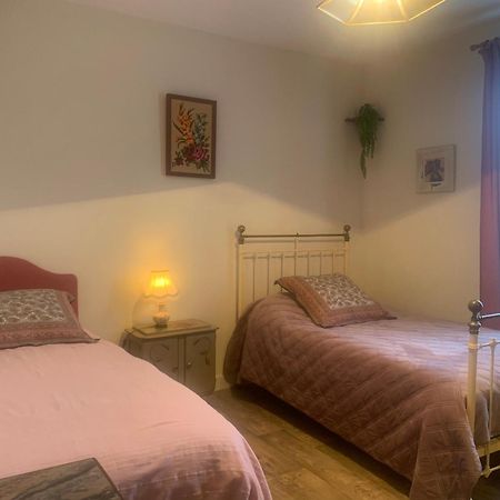 Treignac Tourelles Apartment Luaran gambar